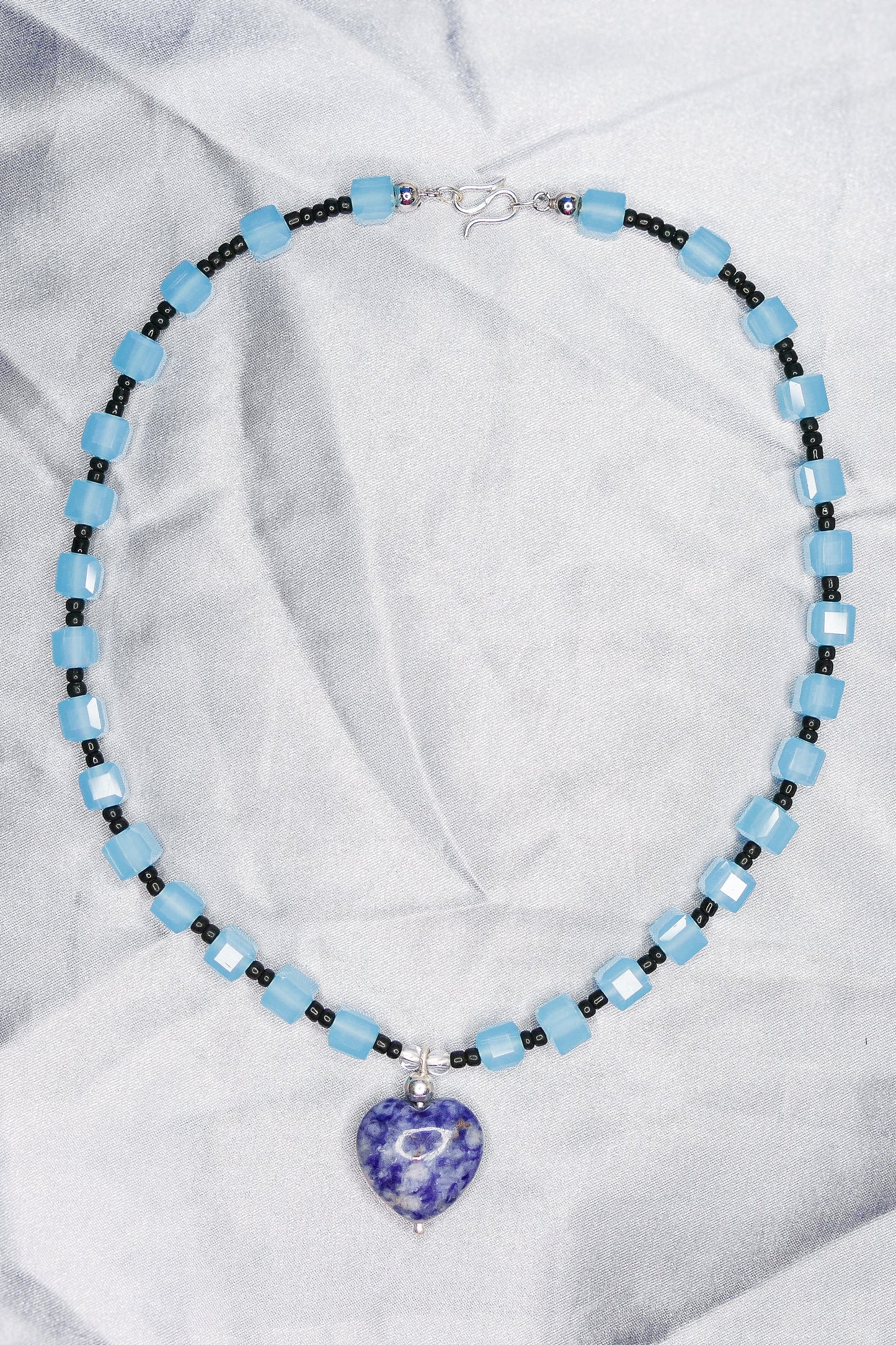 "CENTERPIECE" NECKLACE blue & black