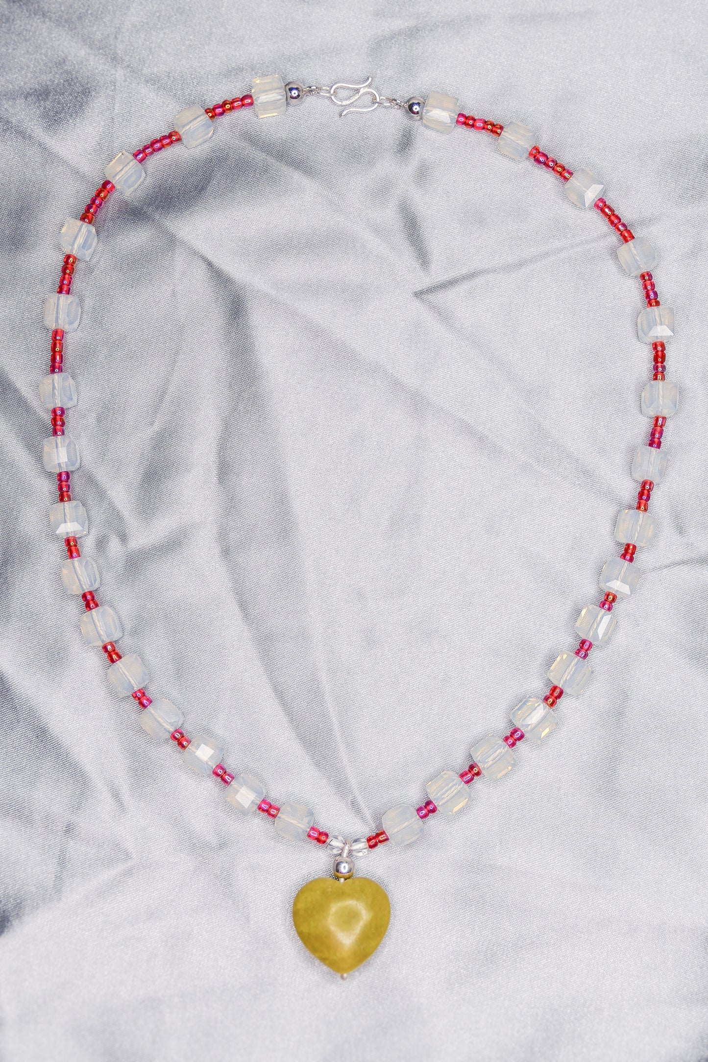 "CENTERPIECE" NECKLACE milky & green