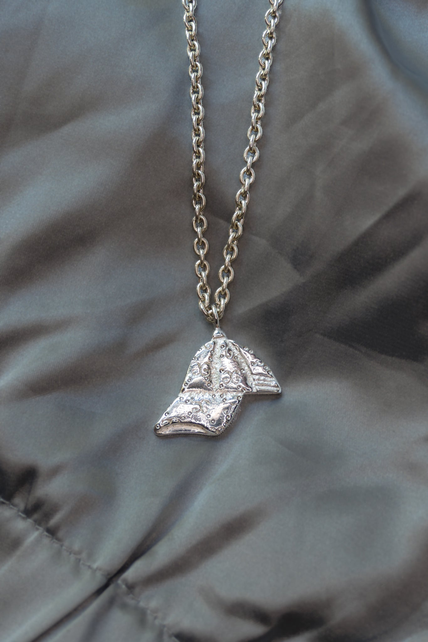 "GG CAP" PENDANT