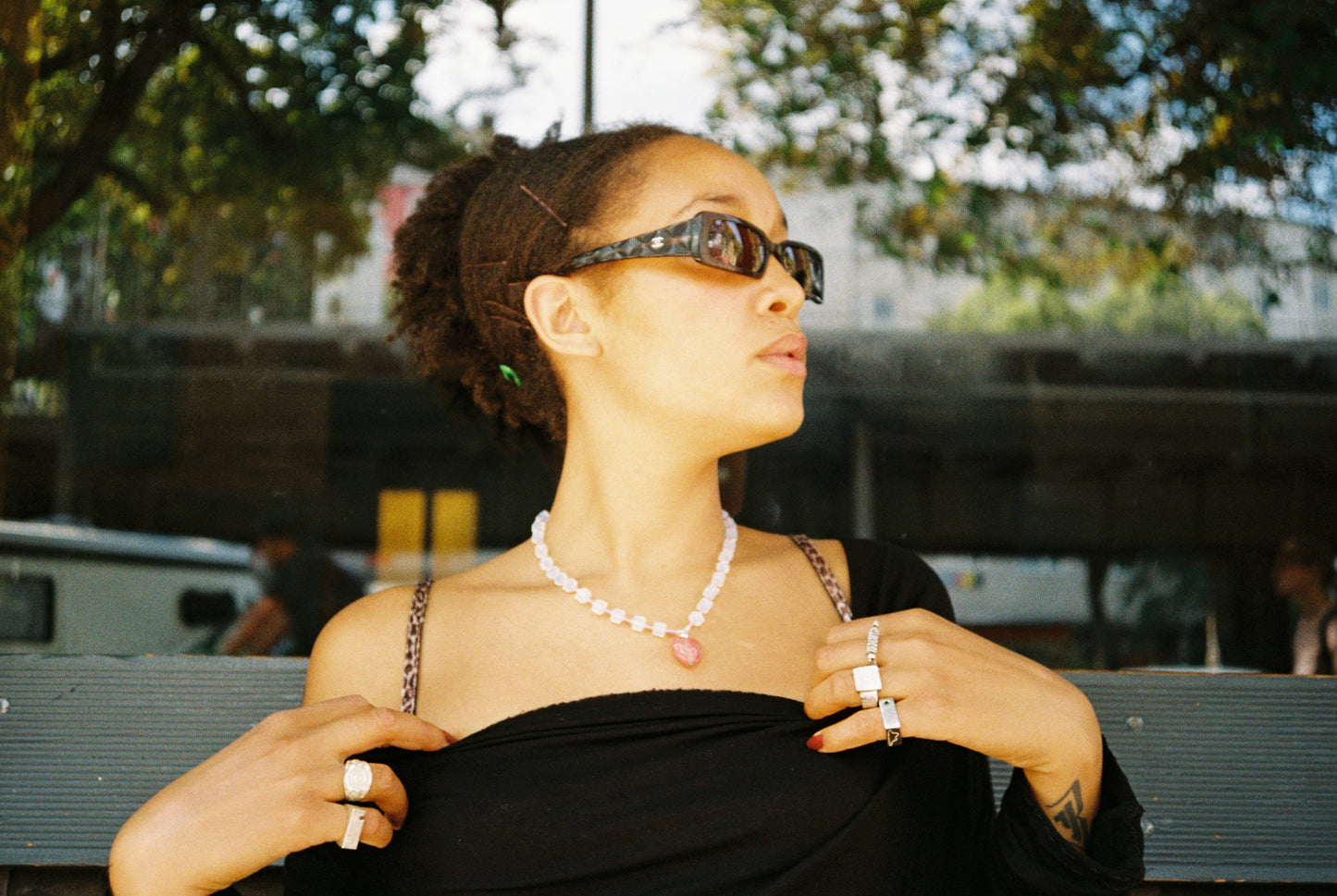 "CENTERPIECE" NECKLACE green &amp; pink