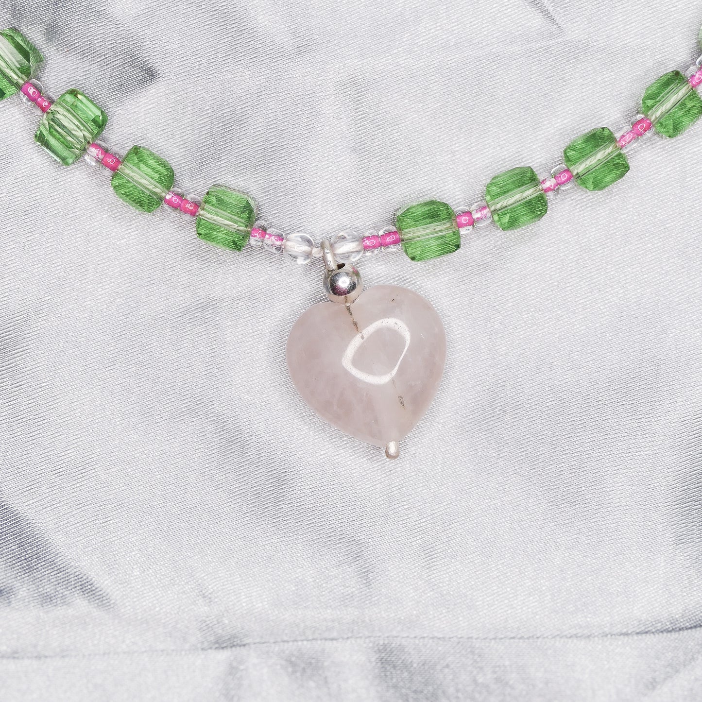 "CENTERPIECE" NECKLACE green &amp; pink