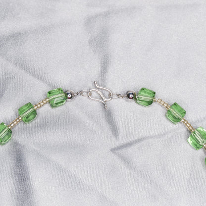 "CENTERPIECE" NECKLACE green &amp; green