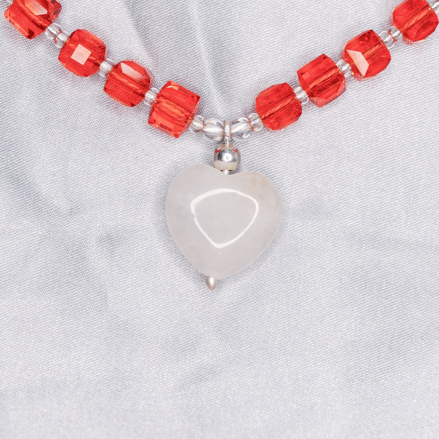 "CENTERPIECE" NECKLACE orange &amp; white